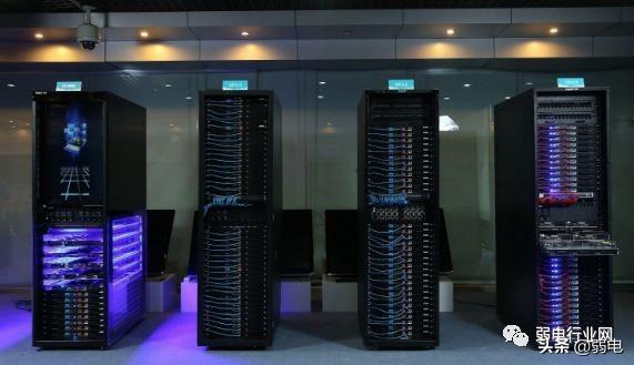 服务器的1U、2U是什么意思？42U机柜可以放多少台服务器？